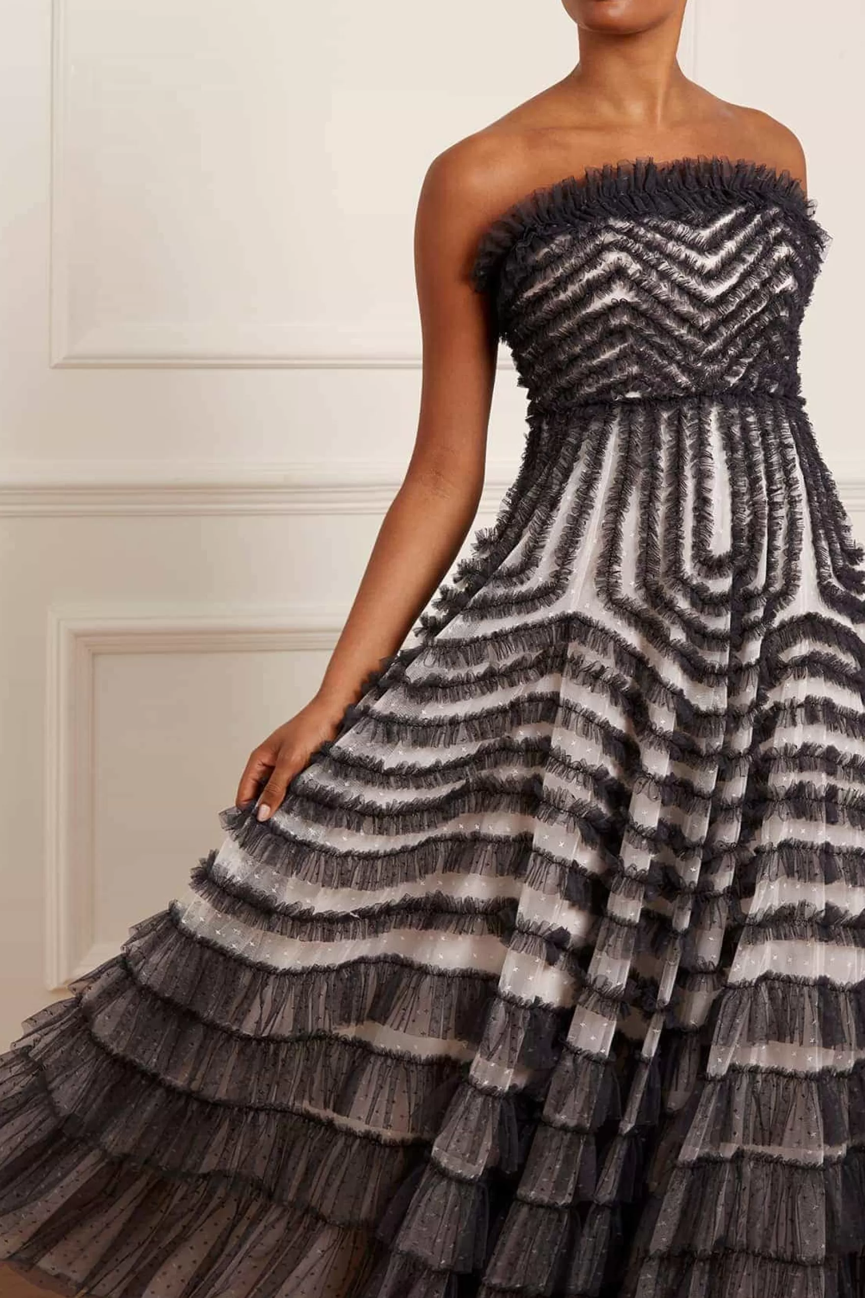 Needle & Thread Evening Dresses | Strapless Dresses>La Vie En Rose Strapless Gown Black